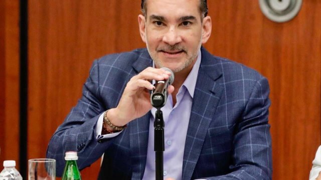 Senador Melgar destaca la vivienda como pilar para el desarrollo en Chiapas; Cronista Urbano se suma al análisis