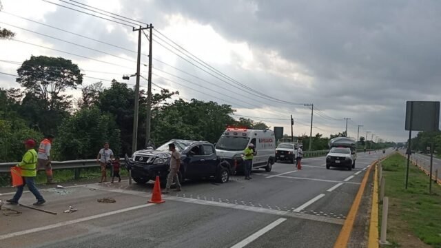 Accidente vehicular causa daños materiales en la carretera Tuzantán – Huehuetán