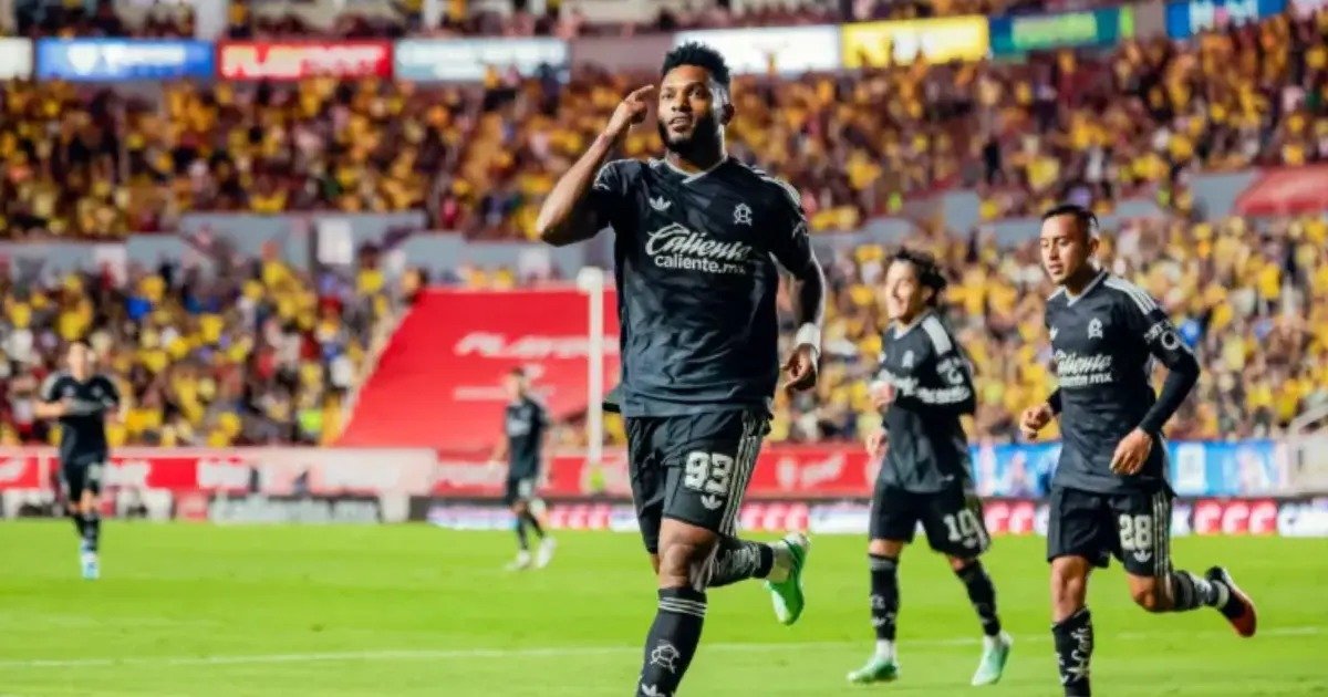 América remonta 4-2 a Necaxa en Aguascalientes con triplete de Henry Martín