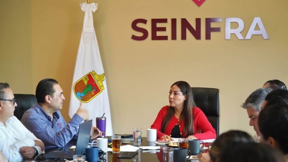 Anakaren Gómez Zuart revisa proyectos prioritarios y planeación de obra para 2027 en Chiapas