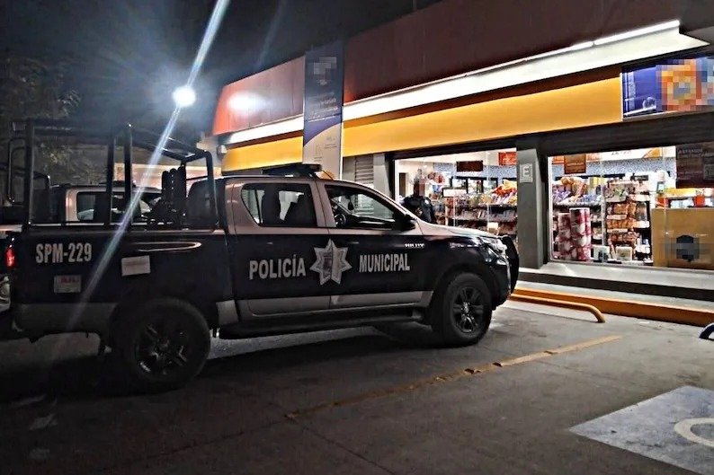 Asaltan tienda Oxxo en colonia Galaxias de Tapachula durante la madrugada