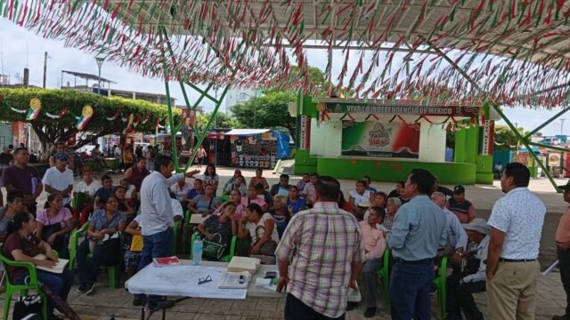Avanzan en Huixtla la escrituración de viviendas para 100 familias de Ampliación Progreso