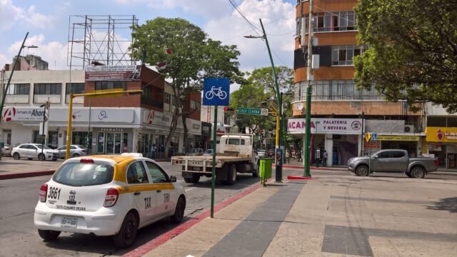 Camión con plataforma arrolla a adulto mayor en colonia de Tuxtla Gutiérrez