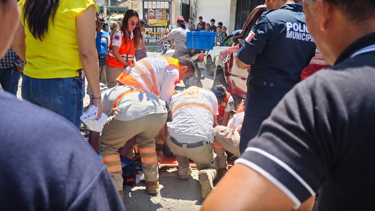 Camioneta atropella a adulto mayor y lo deja lesionado en Motozintla