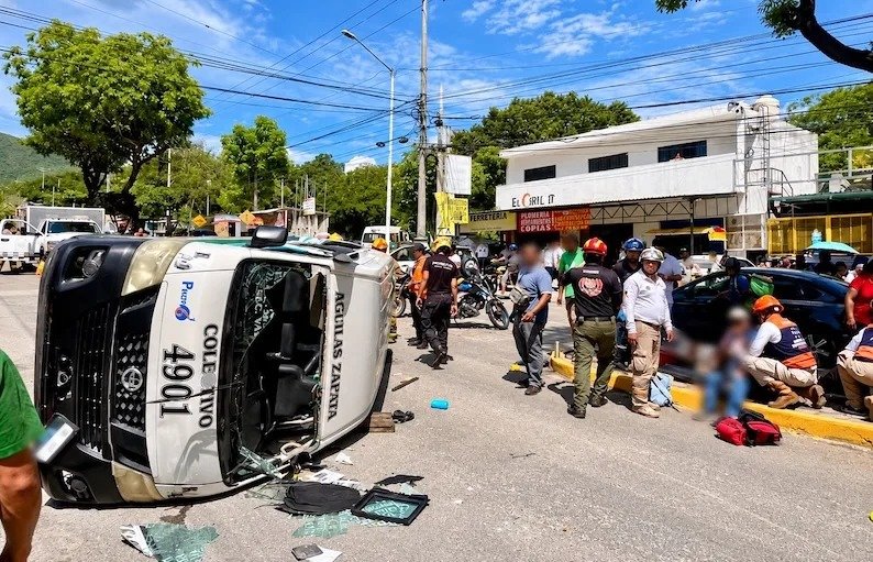Choque de colectivos por disputa de pasaje deja 15 lesionados en Tuxtla Gutiérrez