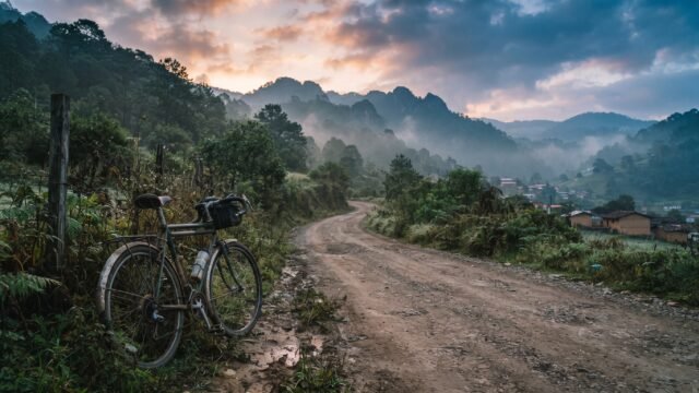 Ciclista fallece por presunto infarto en carretera de Cintalapa
