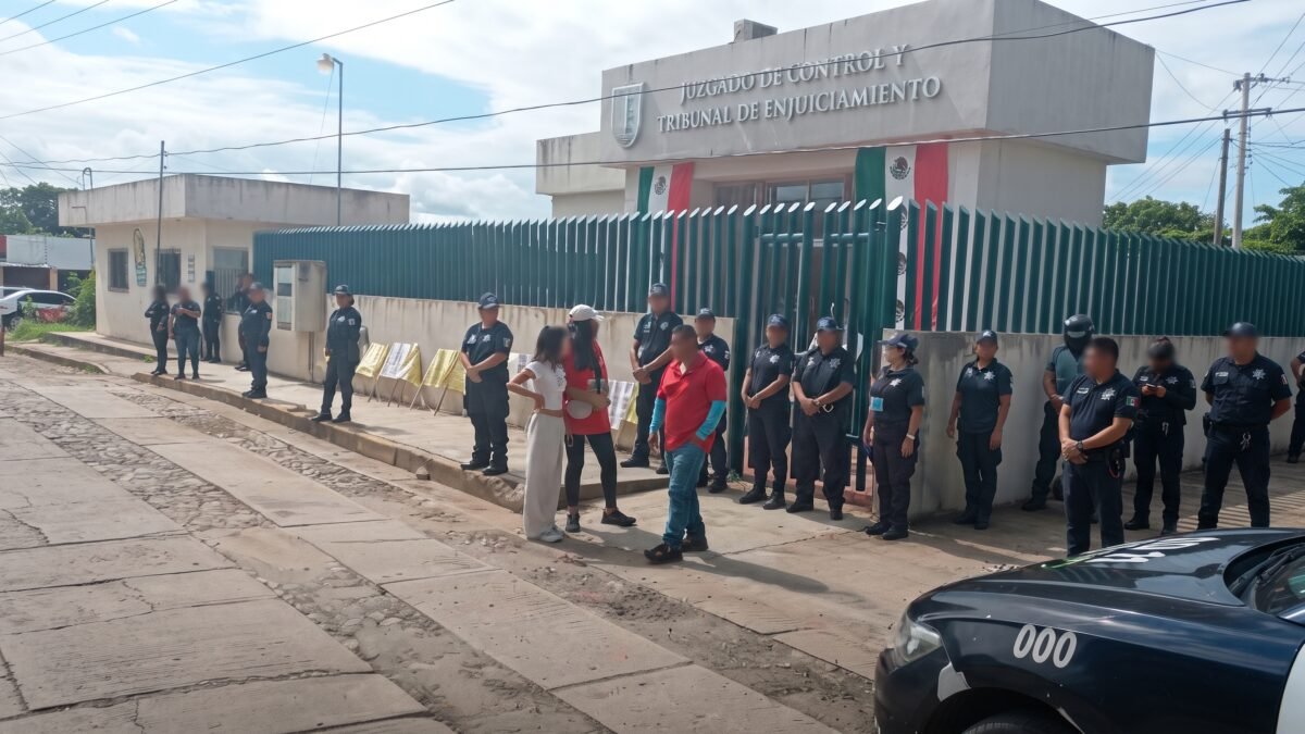 Comparece en Huixtla mujer acusada de robo contra hija del alcalde
