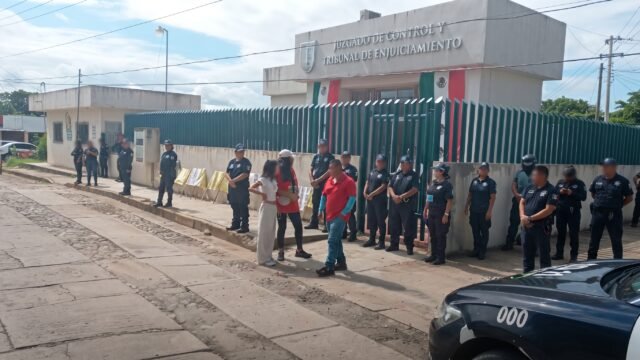 Comparece en Huixtla mujer acusada de robo contra hija del alcalde