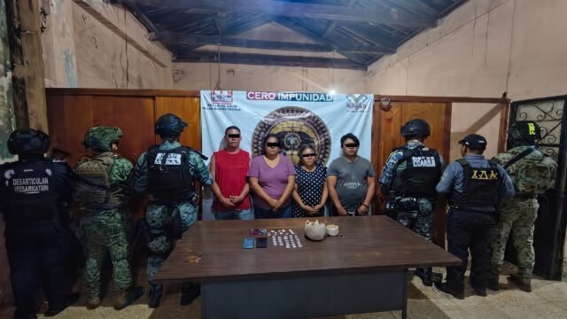 Detienen a cuatro personas durante cateo por narcomenudeo en Mapastepec