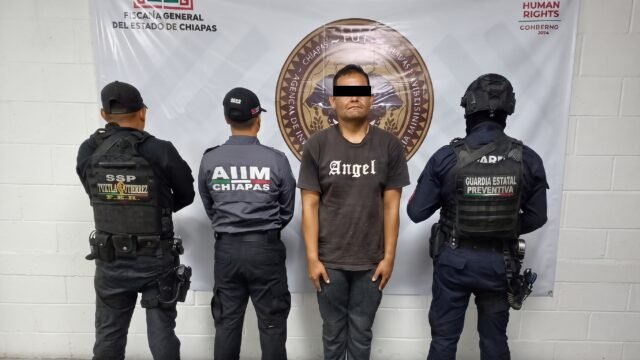 Detienen a hombre por robo con violencia a negocio en el centro de Tuxtla
