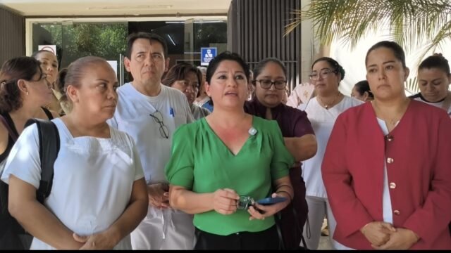 Enfermeras del Hospital Vida Mejor se manifiestan contra nueva jefatura en Tuxtla