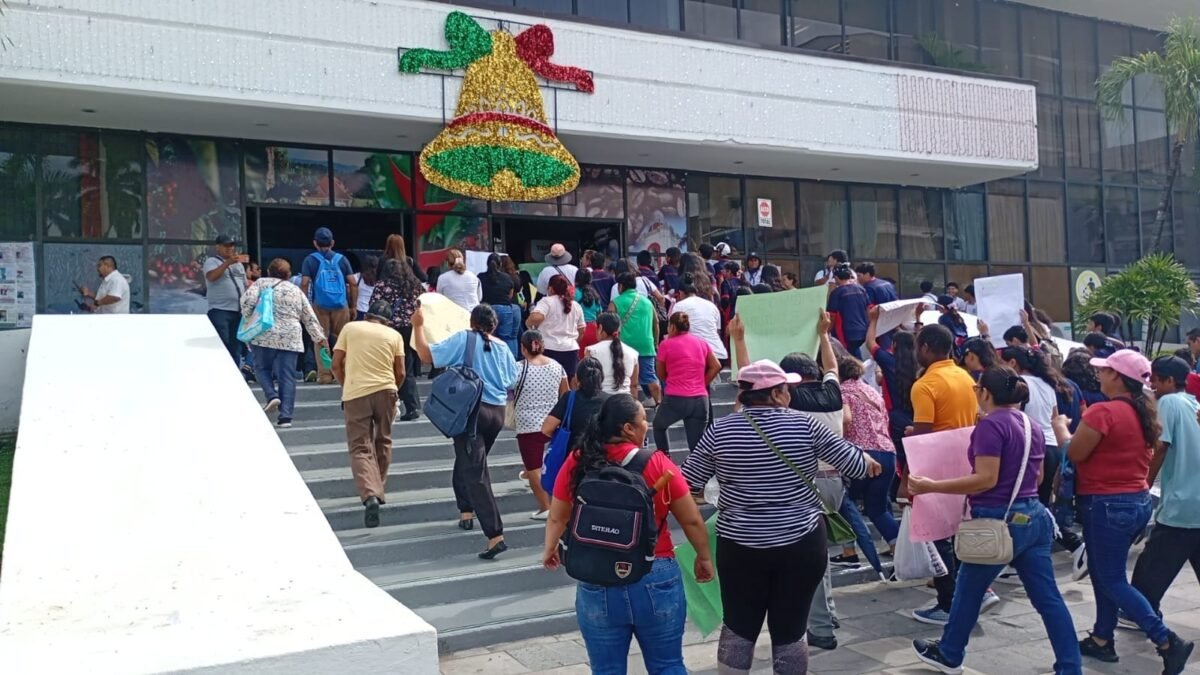Exigen regularización y obras para la Secundaria Técnica 129 en Tapachula
