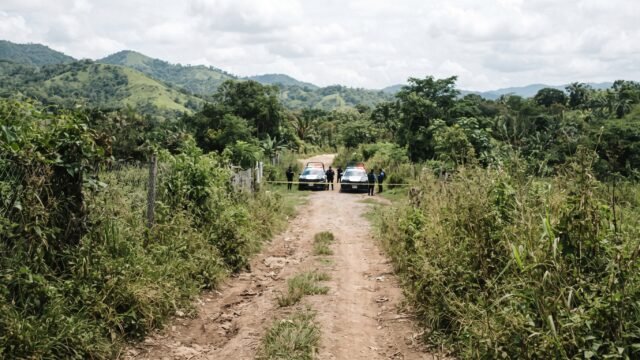 Localizan cuerpo entre la maleza a un costado de carretera en Tapachula