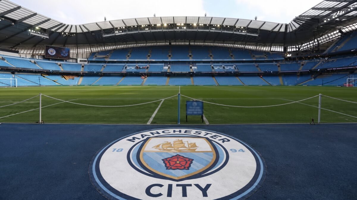 Manchester City es declarado culpable de irregularidades financieras en Inglaterra