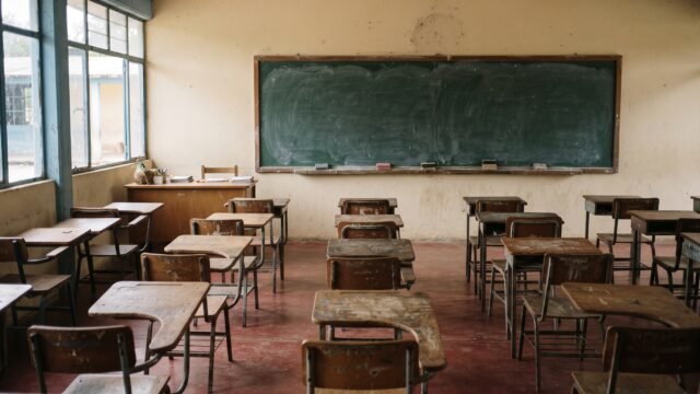 Prohibirán uso de celulares en escuelas de Chiapas a partir del 3 de noviembre