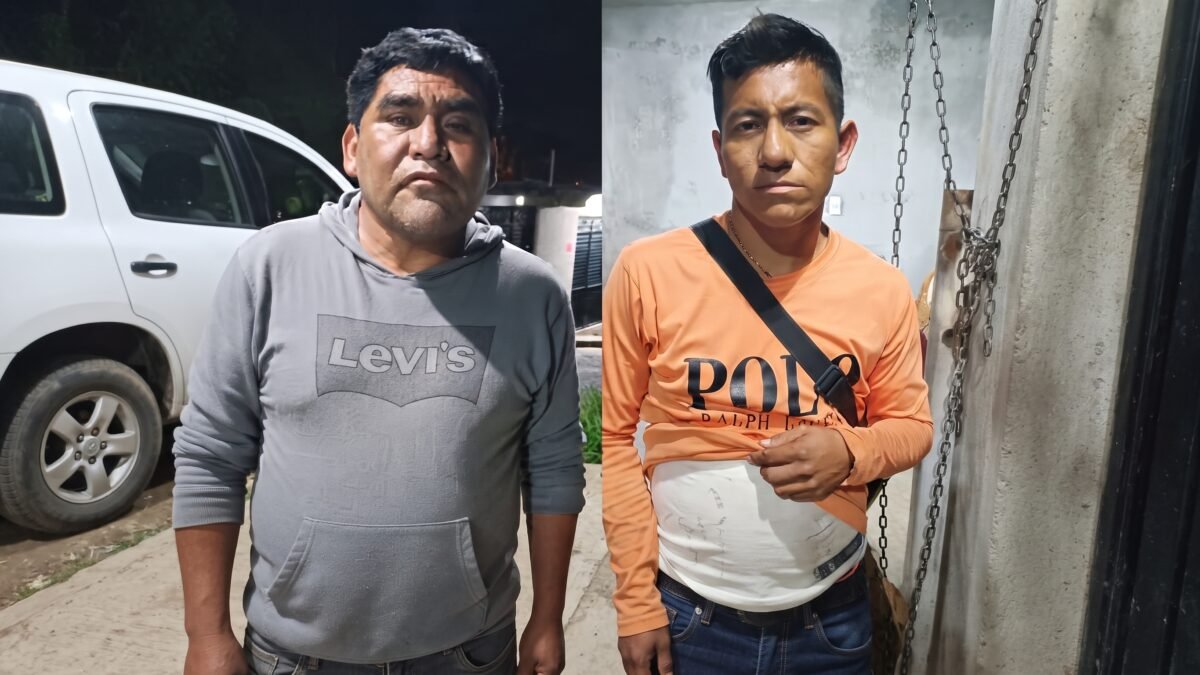 Retienen a dos hombres señalados por intento de robo de celular en San Andrés Larráinzar