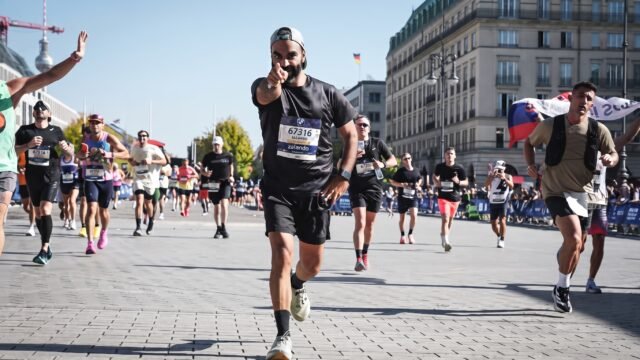 Tuxtleco Samuel León impone récord personal en Maratón de Berlín y apunta a Londres