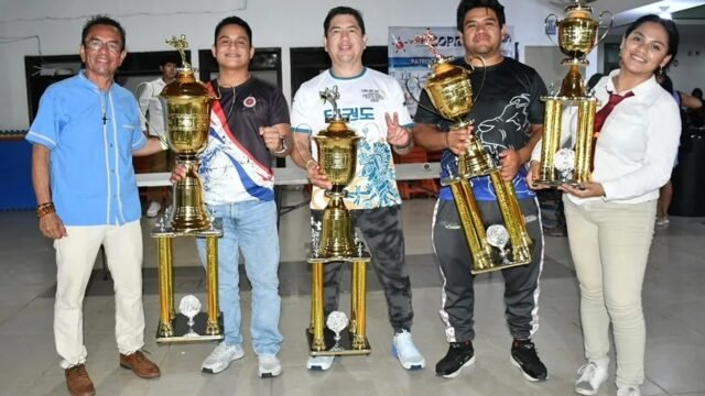 700 patadas frente al mar: Villaflores se corona tricampeón en la Gran Copa del Sol en Tonalá
