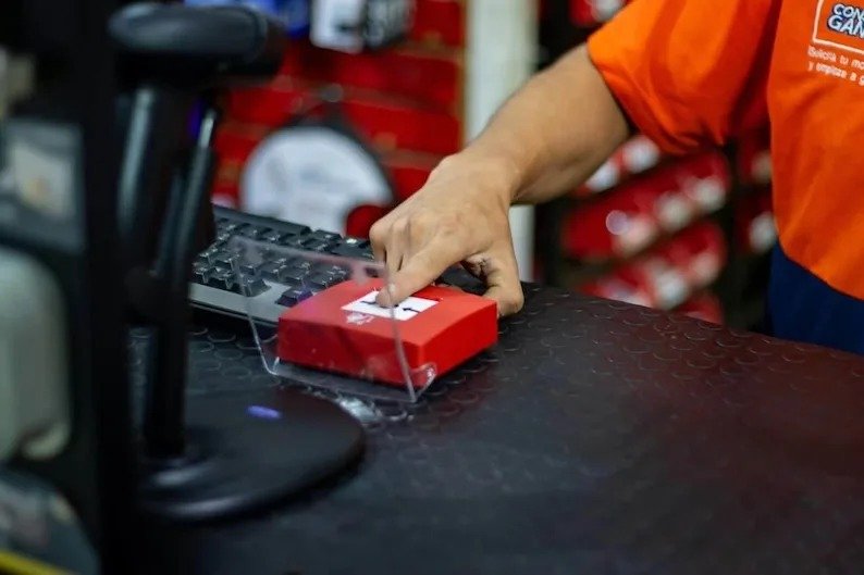 ¡A un botón de la ayuda!: así te enlazan al 911 en comercios de Chiapas