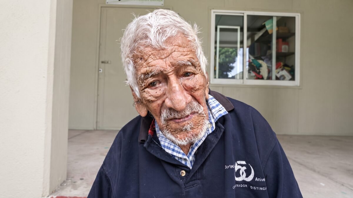 Abandonan a abuelito de Arriaga en hospital de Oaxaca: a sus 94 años busca a su familia