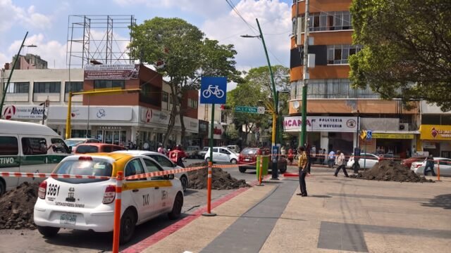 Angel Torres lleva la Calle Feliz a Potinaspak: pavimentará la Pomarrosa frente al kínder