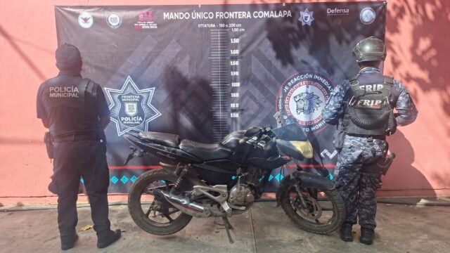 Aseguran motocicleta con reporte de robo en Frontera Comalapa