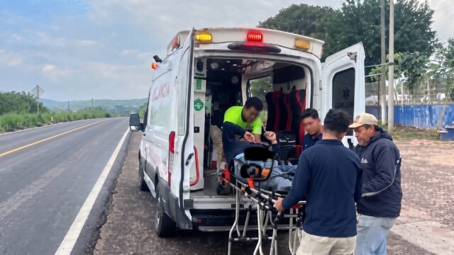 Atropellan a hombre frente al Tecnológico de Cintalapa y conductor se da a la fuga