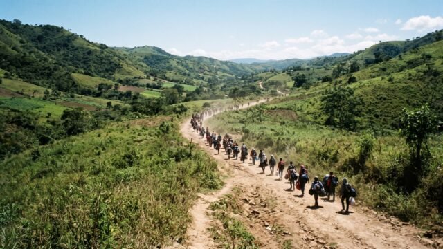Bajan de Chiapas para abrazar a las que buscan: más de 1,500 zapatistas van a la CDMX