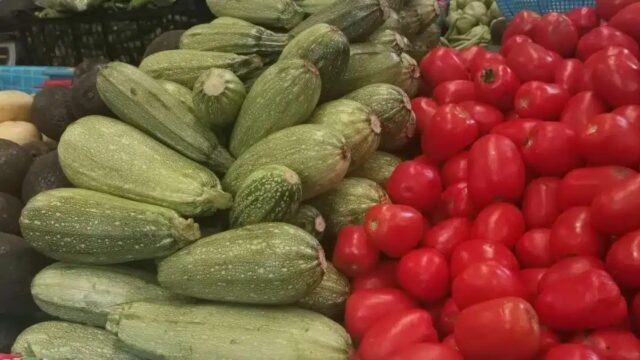 Bajan precios de la canasta básica en Tuxtla, pero ventas siguen a la baja