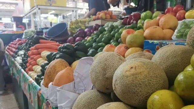 Bajan precios de limón y tomate en mercado Juan Sabines de Tuxtla Gutiérrez