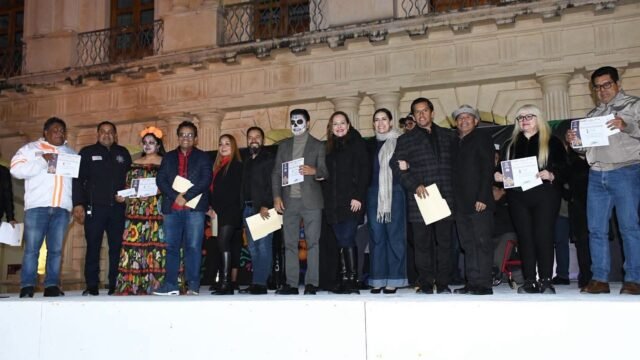 ¡Barren con la escoba y con el premio!: Limpia Municipal gana concurso de catrinas en San Cristóbal