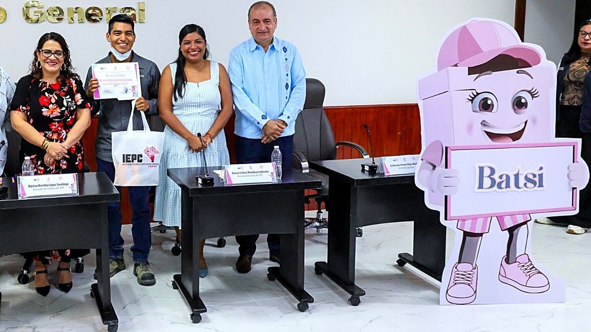 Batsí, la urna rosa que habla tsotsil: IEPC elige mascota para las elecciones de 2027 en Chiapas