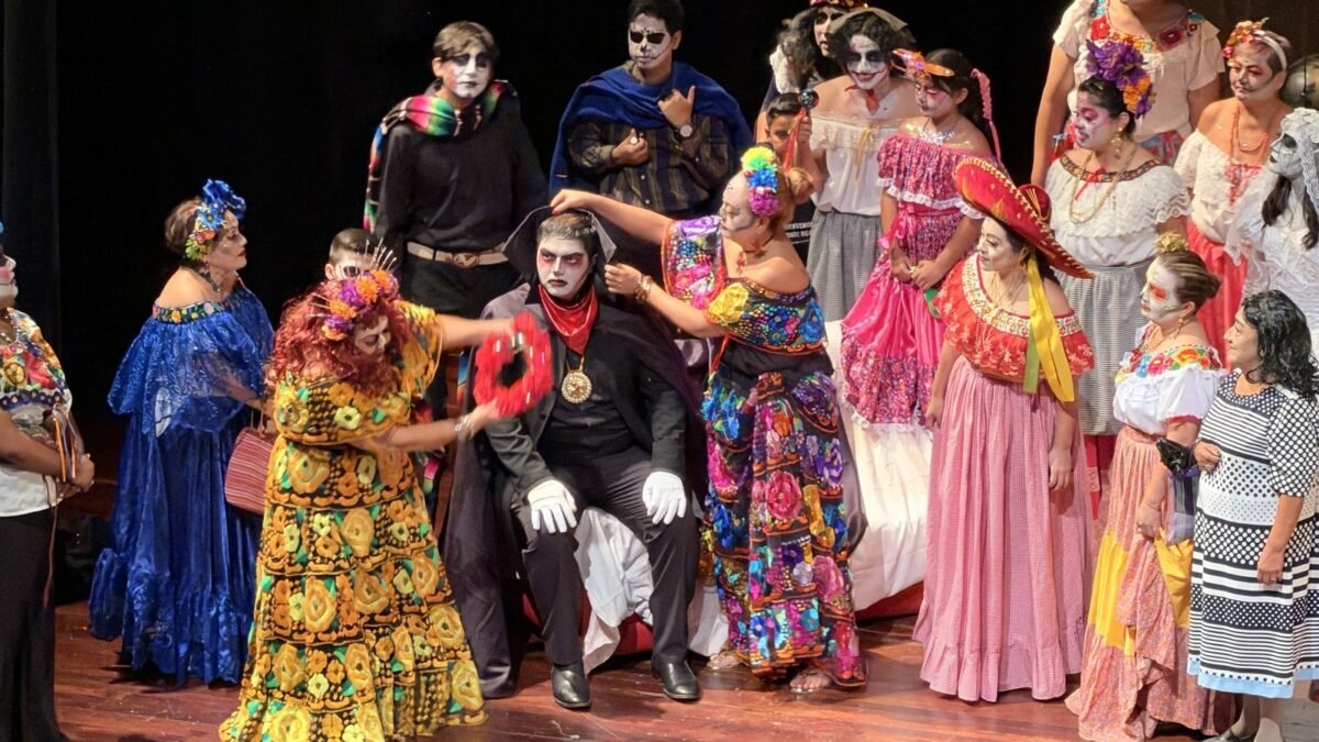 Bienvenido Conde Drácula cierra temporada en Tuxtla tras 39 años en cartelera