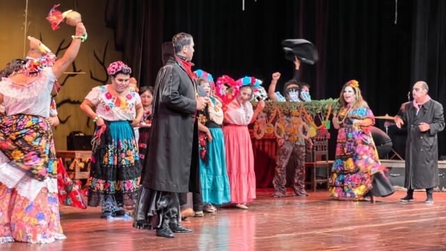 Bienvenido conde Drácula cumple 39 años de teatro en Chiapas con cuatro funciones