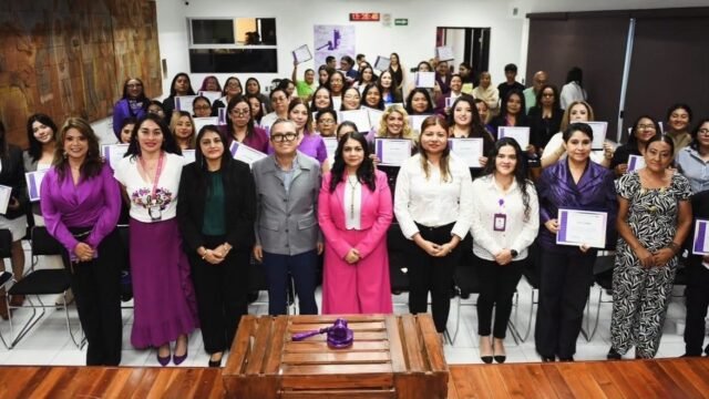 Blindan a mujeres en la red: UNACH y TEECH clausuran diplomado contra la violencia política en Chiapas