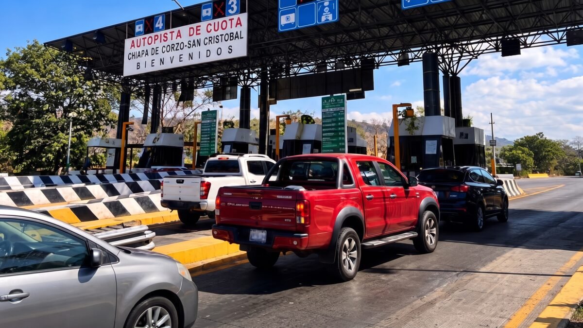Bloquean el paso en la caseta de Chiapa de Corzo: cierre total frena a automovilistas