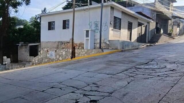 ¡Calles hechas pedazos!: baches aplastan con 83.1% como el peor dolor urbano en México