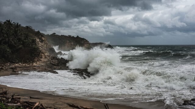 Capitanía de Puerto Chiapas advierte tormentas y oleaje elevado en la costa