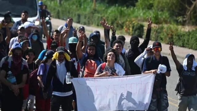 Caravana Fe y Esperanza con Dios avanza de Tonalá a Arriaga rumbo a Oaxaca