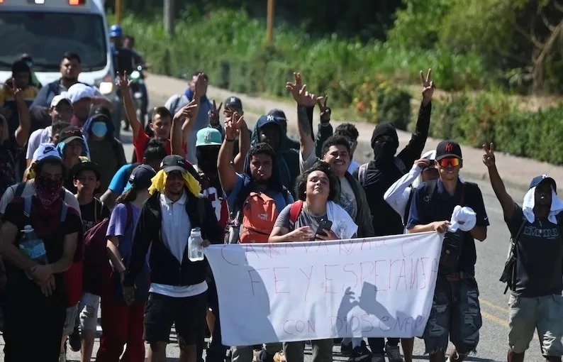 Caravana Fe y Esperanza con Dios avanza de Tonalá a Arriaga rumbo a Oaxaca