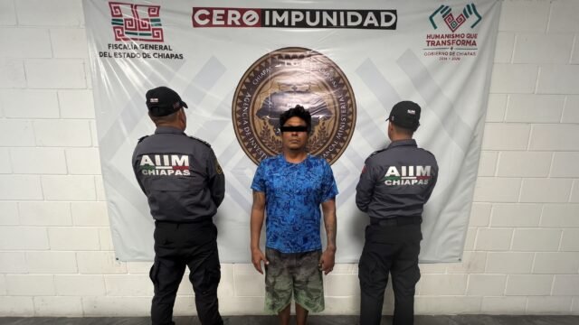 ¡Cayó el del cuchillo!: atrapan a Wilber N. por asaltar un Oxxo en Tuxtla