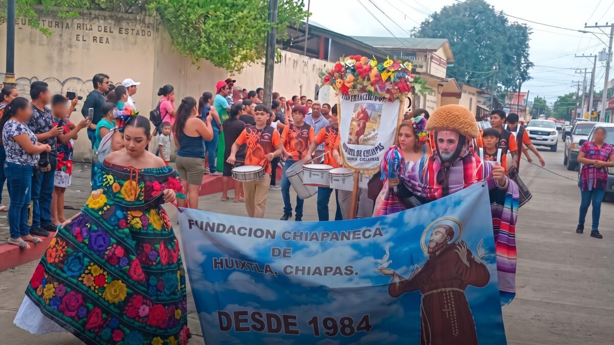 Celebran en Huixtla a San Francisco de Asís, el Tata Chico, con desfile y convivencia
