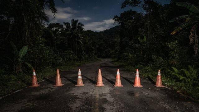Cierran de noche la carretera Tenejapa-San Cristóbal por obras de drenaje