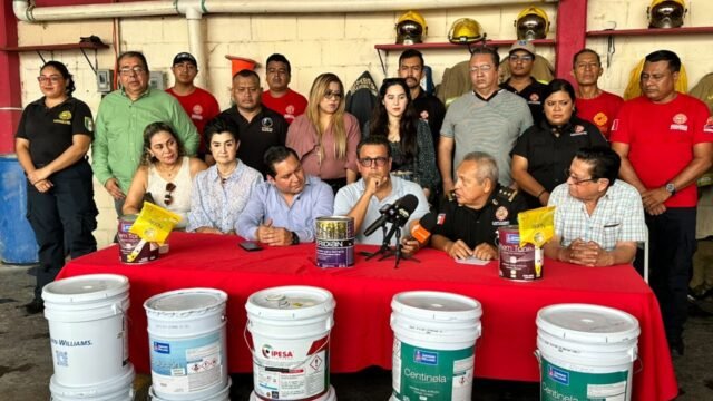 Ciudadanos y Canirac rehabilitan fachada de Bomberos en Tuxtla Gutiérrez