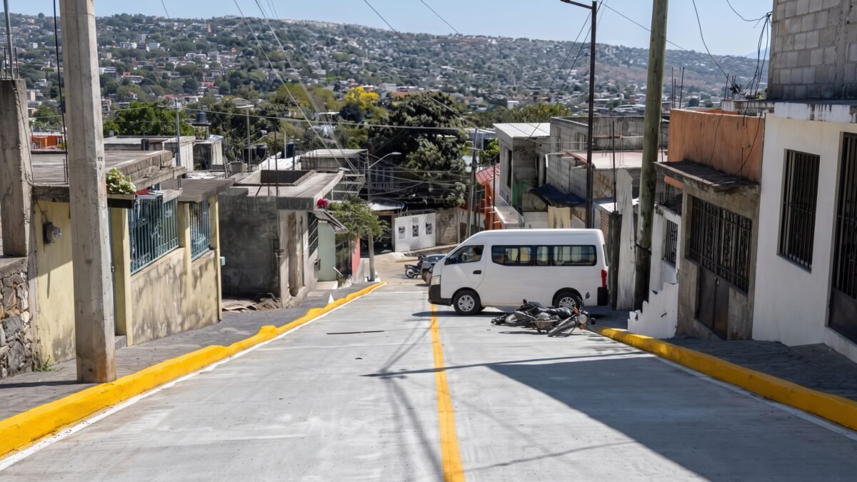 Colectivo de la ruta 125 embiste a motociclista en barrio San Francisco de Tuxtla