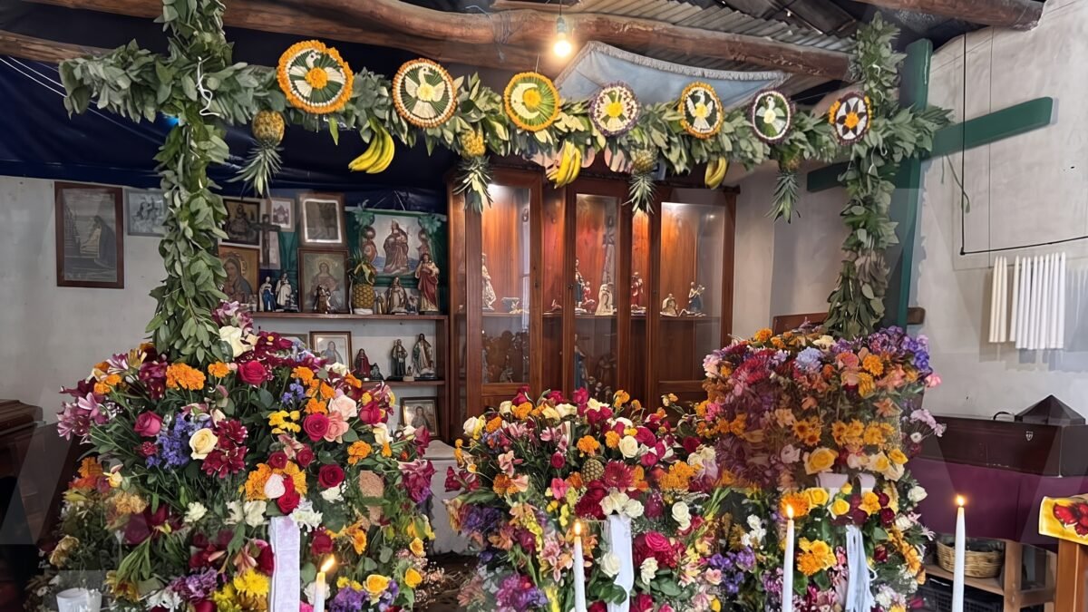 Copoyitas llegan a Tuxtla tras caminata desde Copoya en honor a la Virgen del Rosario