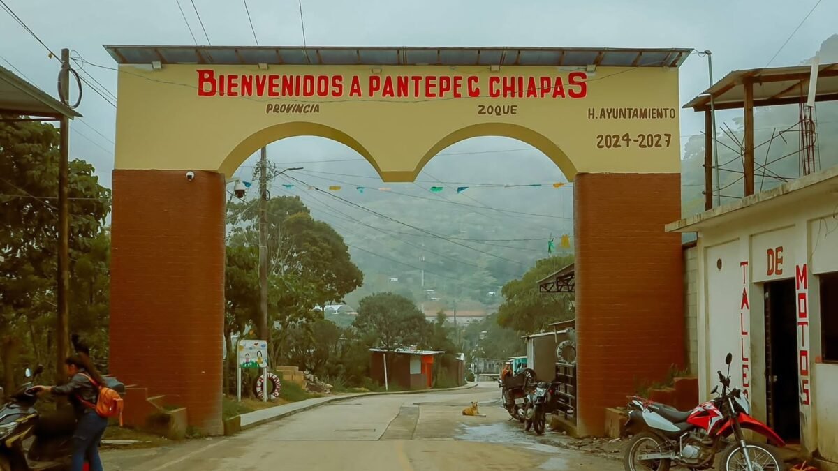 Damnificados de Pantepec exigen respuestas por rezago en reconstrucción de viviendas