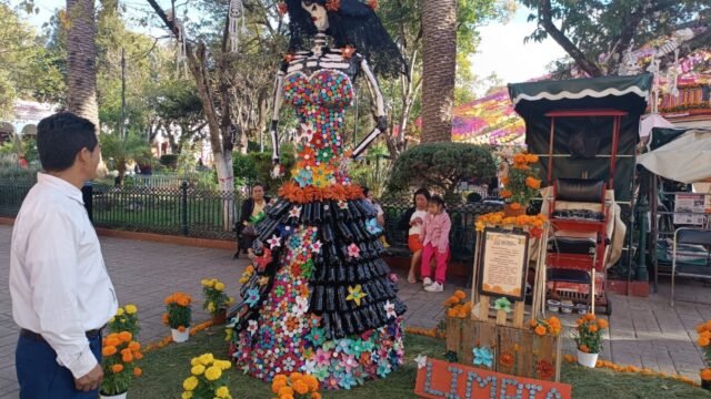De 500 a 5 mil pesos: poner un altar en San Cristóbal sale por las nubes este Todos Santos