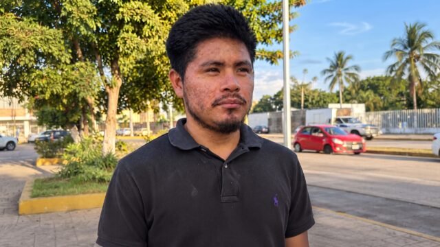 Deportado de Estados Unidos pide ayuda en Tapachula para regresar a Ocosingo