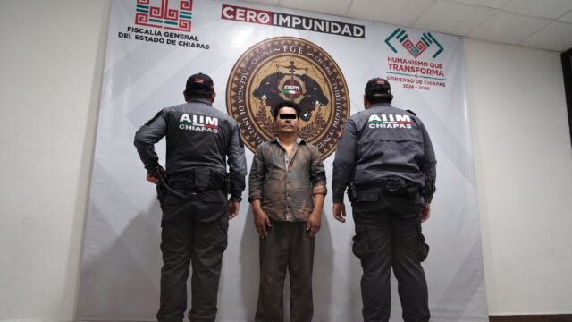 Detienen a campesino con 31 troncos y dos machetes en Tuxtla Gutiérrez